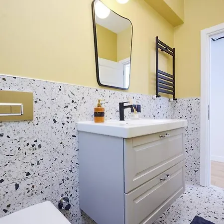 Lejlighed Private Building 12 Bedroom In Center