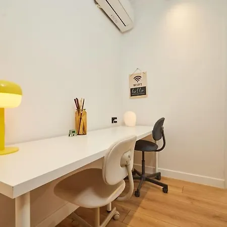 Private Building 12 Bedroom In Center