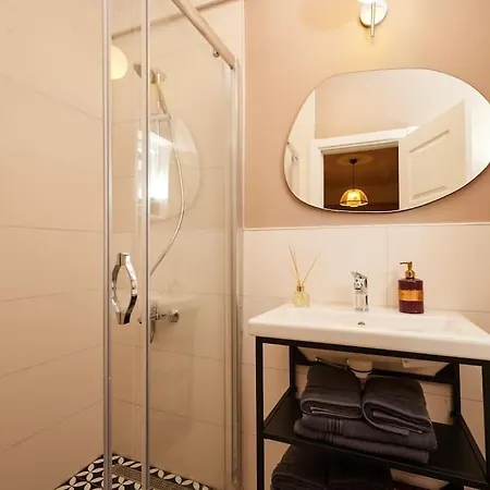 Private Building 12 Bedroom In Center Istanbul