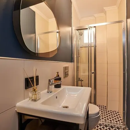 Lejlighed Private Building 12 Bedroom In Center