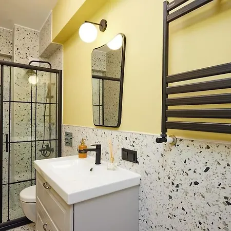 Private Building 12 Bedroom In Center Lejlighed