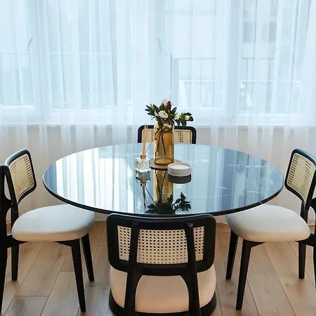 Private Building 12 Bedroom In Center Lejlighed *