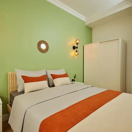 Private Building 12 Bedroom In Center Lejlighed