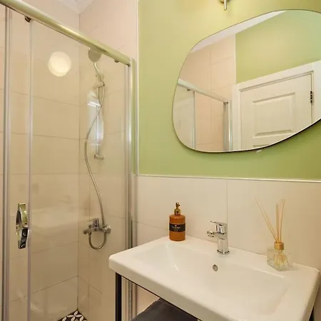 Lejlighed Private Building 12 Bedroom In Center Istanbul