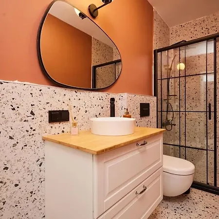 Lejlighed Private Building 12 Bedroom In Center Istanbul