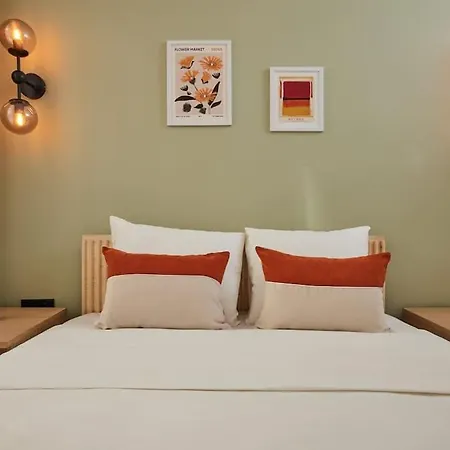 Private Building 12 Bedroom In Center * Istanboel
