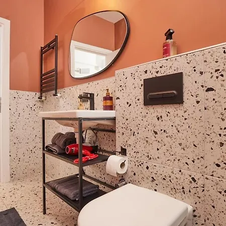 Private Building 12 Bedroom In Center Appartement