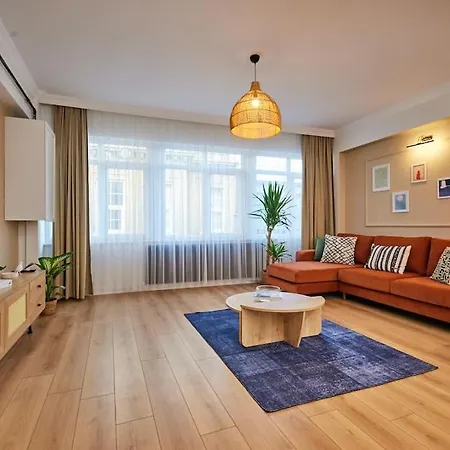 アパート Private Building 12 Bedroom In Center イスタンブール