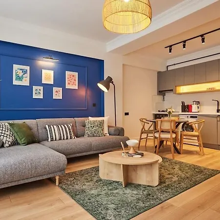 Private Building 12 Bedroom In Center アパート *