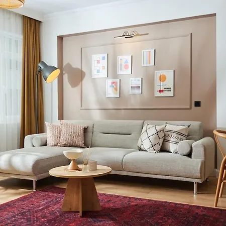 아파트 Private Building 12 Bedroom In Center *
