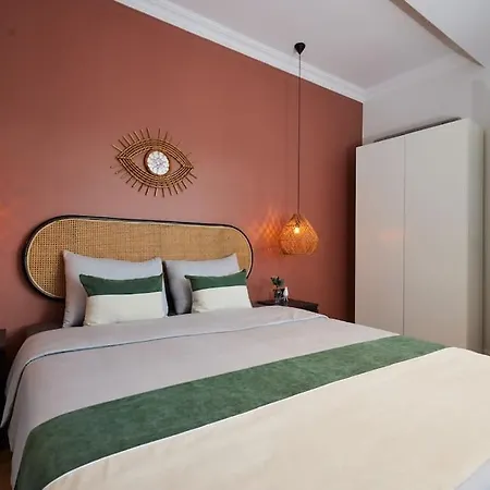 Private Building 12 Bedroom In Center 아파트 *
